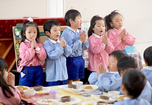 自園給食 志徳幼稚園